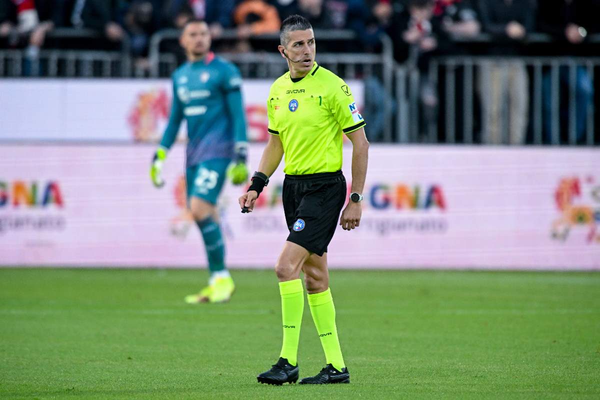 jene-stephaniuk-lkmGeyLItrw-unsplash-ls Marinelli in campo che arbitra