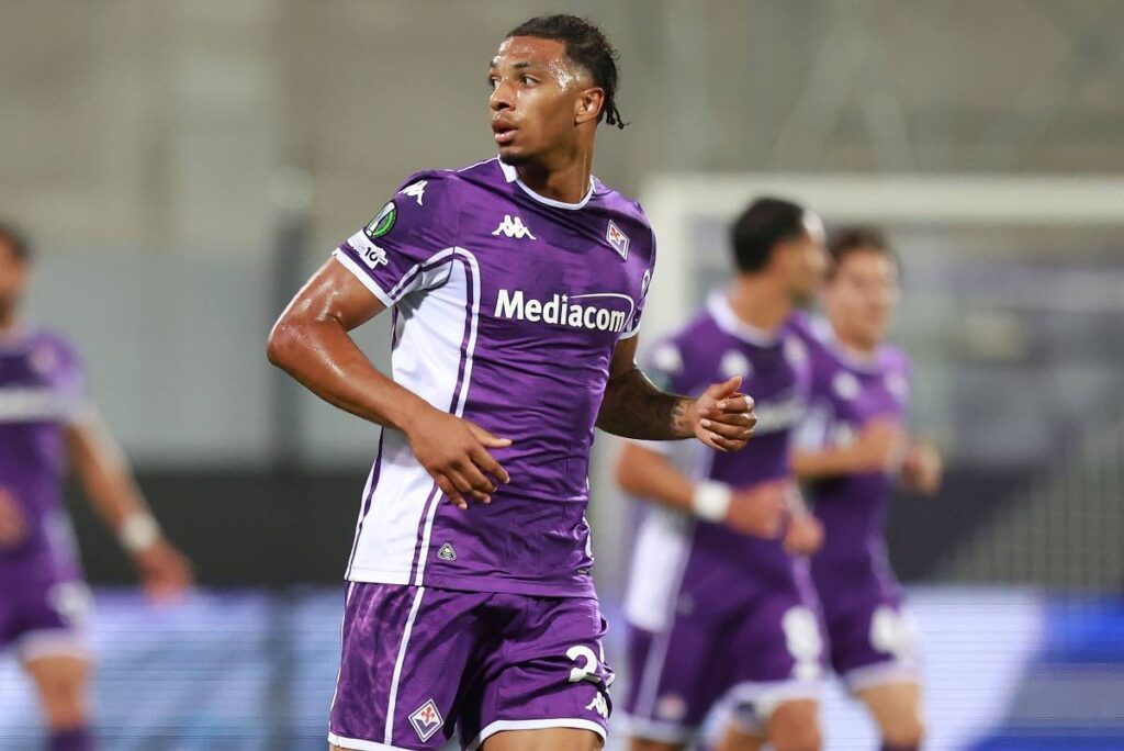 Cher Ndour in campo con la maglia della Fiorentina (OneFootball) - FiorentinaUno.com