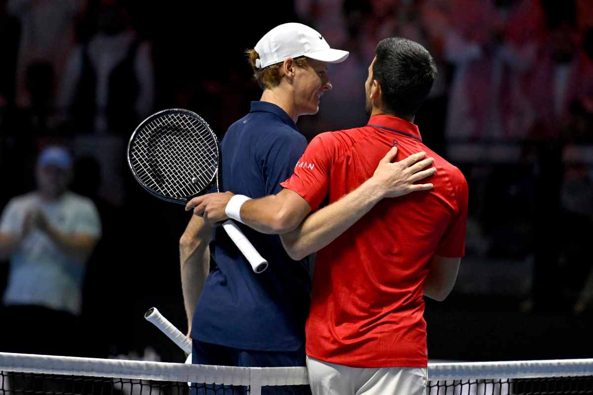 Djokovic abbraccia Sinner