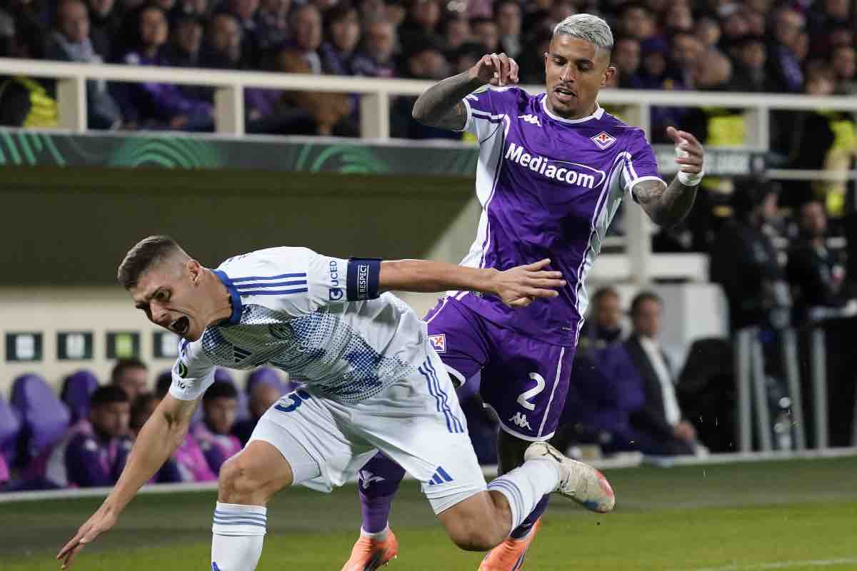 Dodo a contrasto con un difensore del Sigma Olomouc (LaPresse) - FiorentinaUno.com