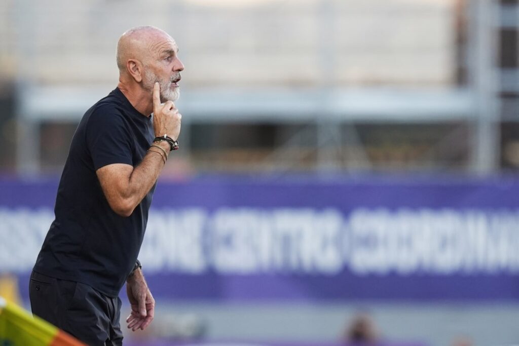 Stefano Pioli a bordocampo allo stadio Franchi (LaPresse) - FiorentinaUno.com