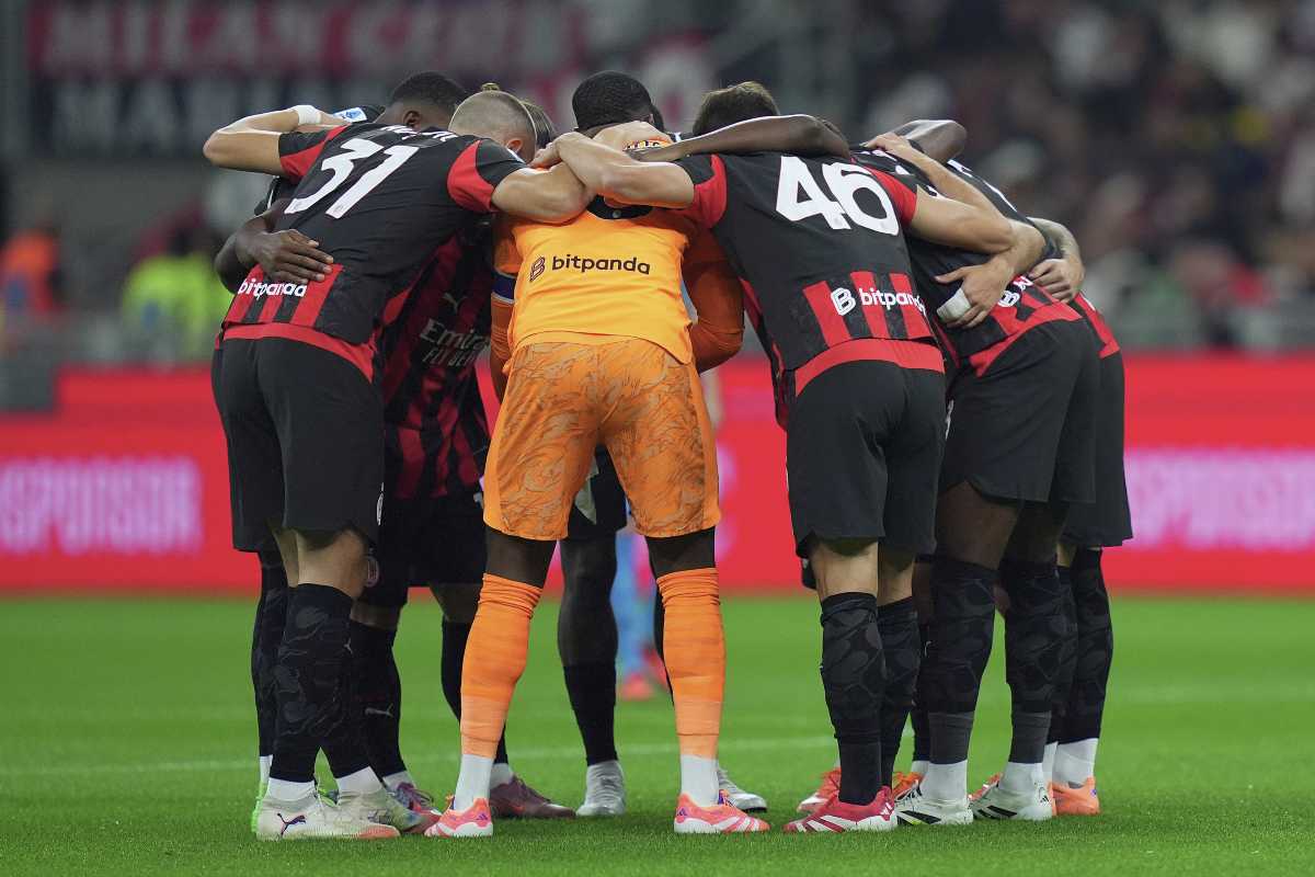 jene-stephaniuk-lkmGeyLItrw-unsplash-ls I giocatori del Milan in cerchio