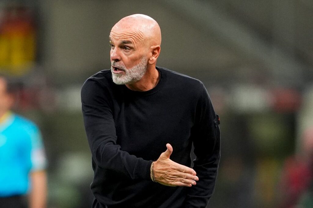 Stefano Pioli durante Milan-Fiorentina (LaPresse) - FiorentinaUno.com