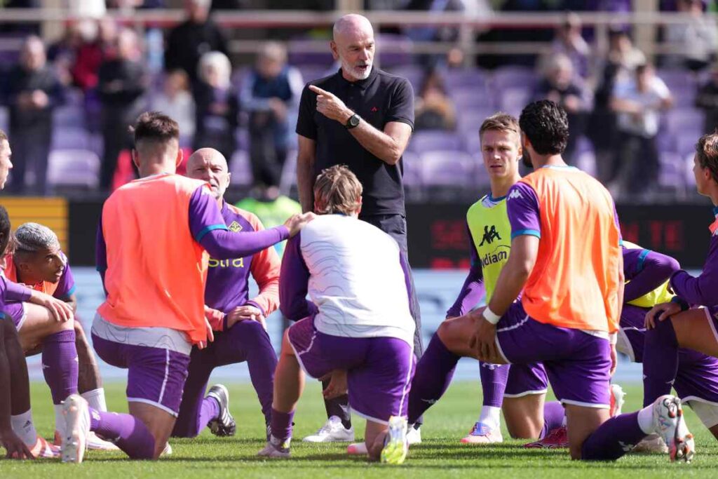 Pioli con i suoi giocatori