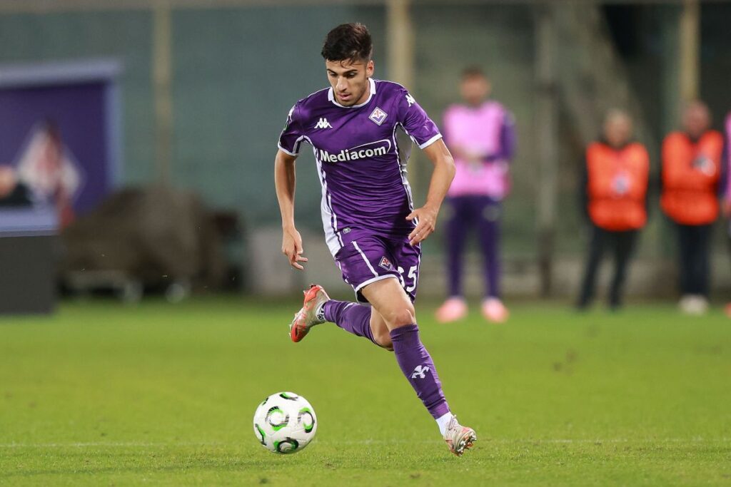 Fabiano Parisi in campo con la Fiorentina in Conference League