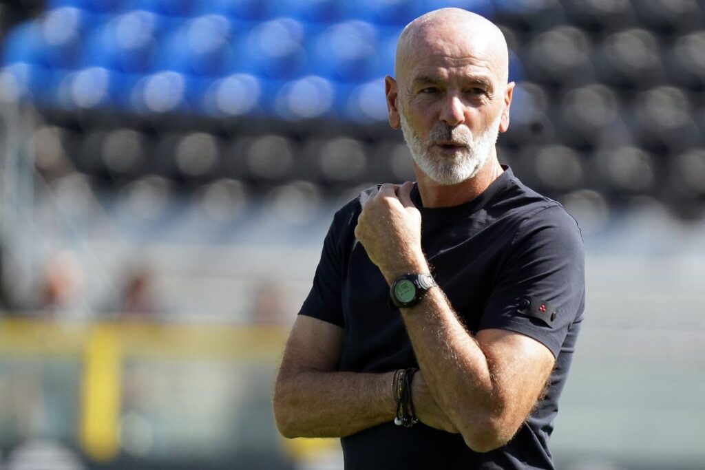 Stefano Pioli durante una partita della Fiorentina (LaPresse) - FiorentinaUno.com