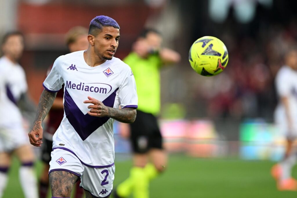 L'esterno della Fiorentina Dodò in campo contro la Salernitana