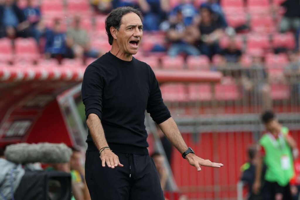 Nesta bordo campo
