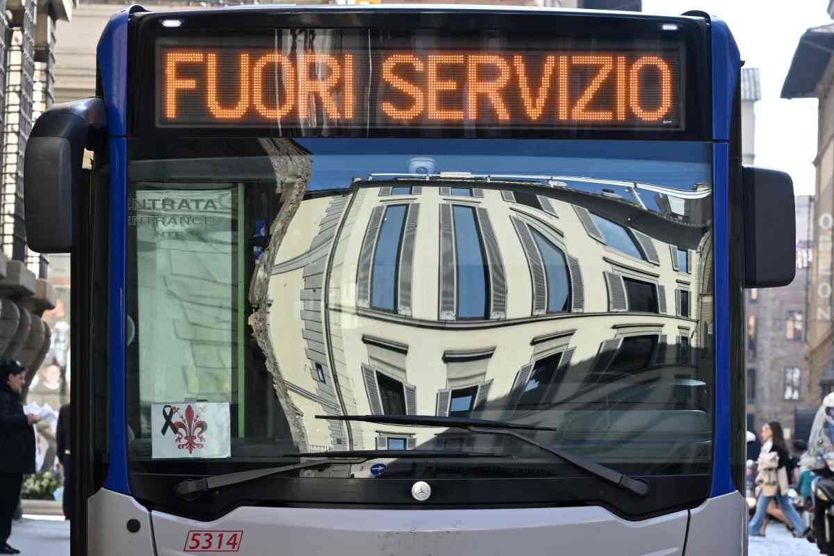 jene-stephaniuk-lkmGeyLItrw-unsplash-ls Autobus fuori servizio
