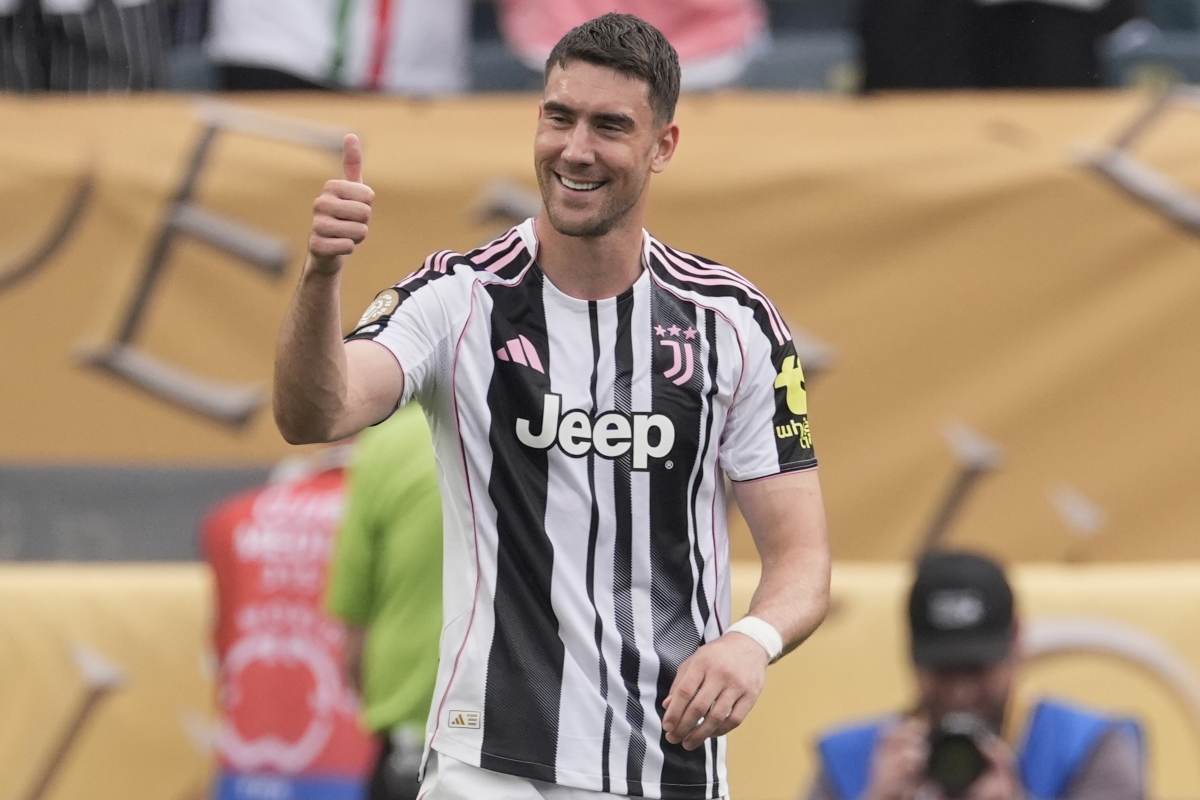 jene-stephaniuk-lkmGeyLItrw-unsplash-ls Dusan Vlahovic in campo con la maglia bianconera