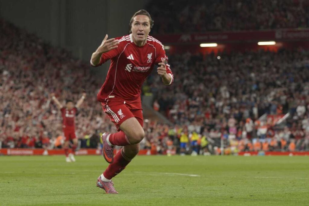 Federico Chiesa esulta