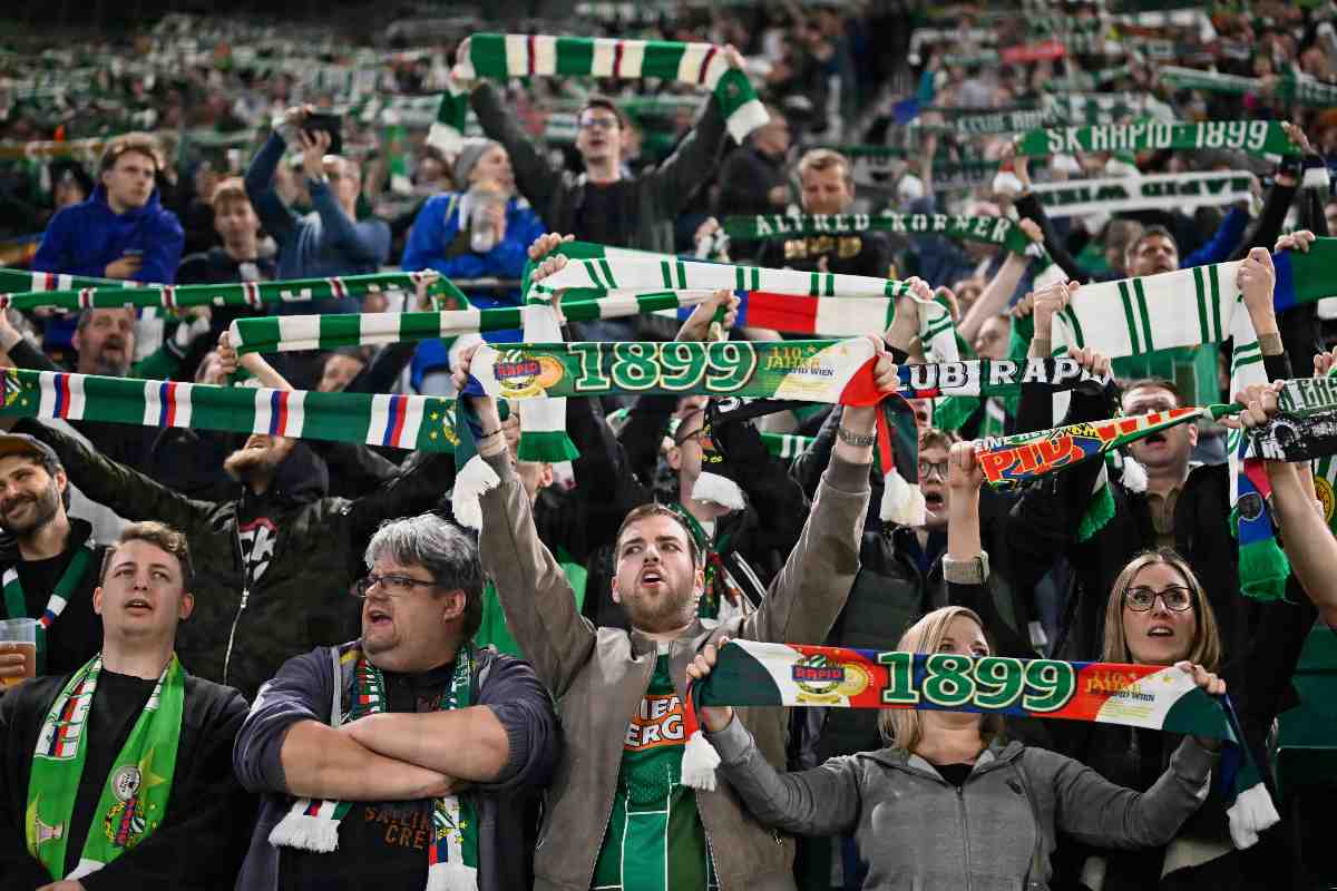 jene-stephaniuk-lkmGeyLItrw-unsplash-ls tifosi rapid vienna
