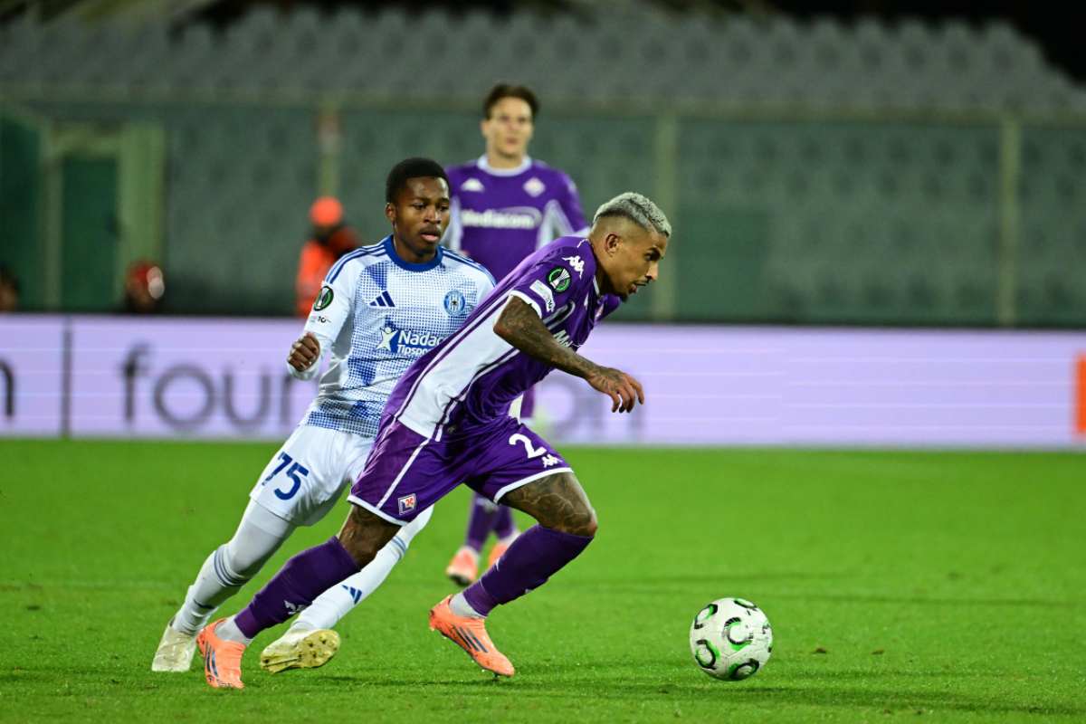 Dodo con la maglia della Fiorentina