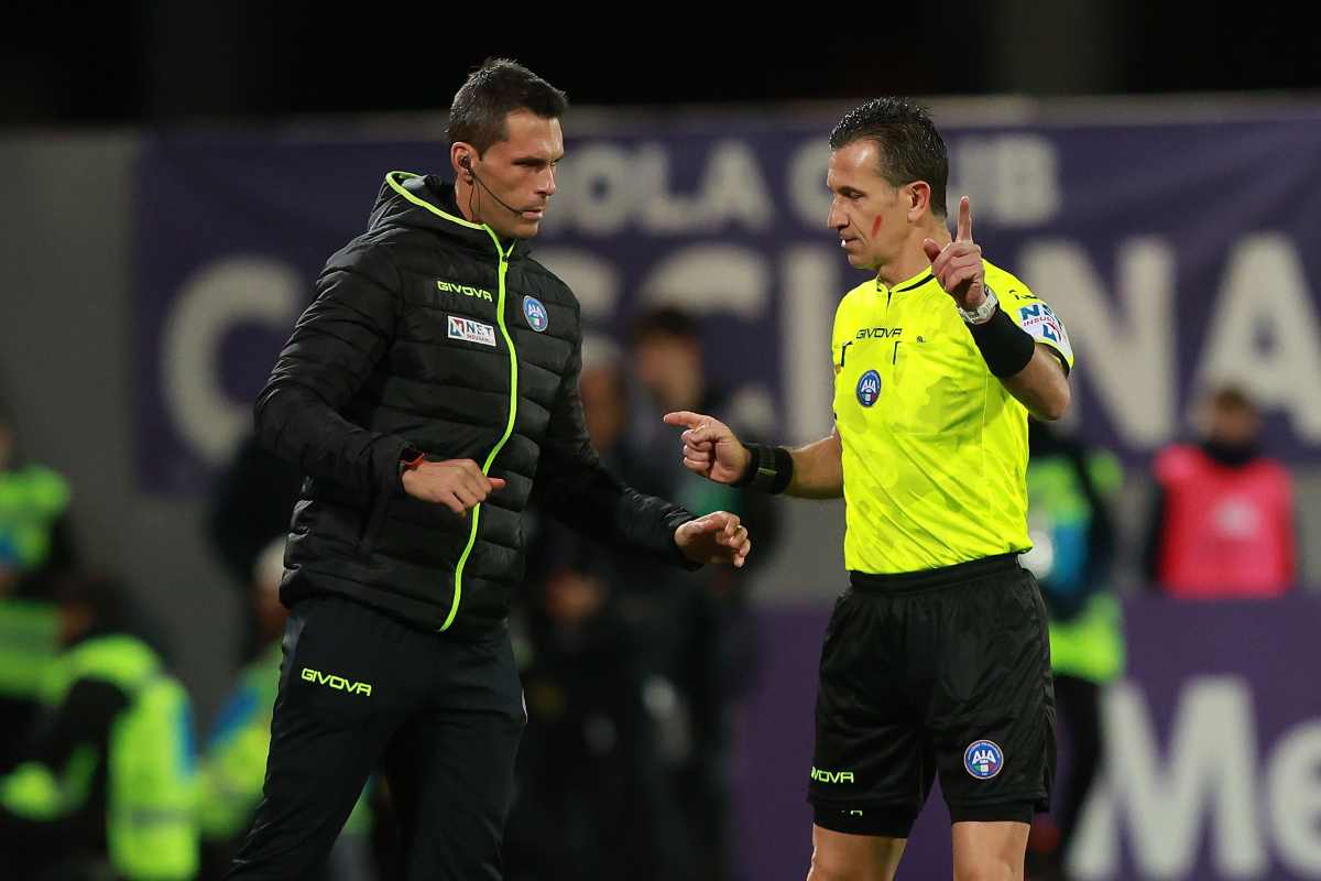 L'arbitro Daniele Doveri durante Fiorentina-Juventus (OneFootball) - FiorentinaUno.com 