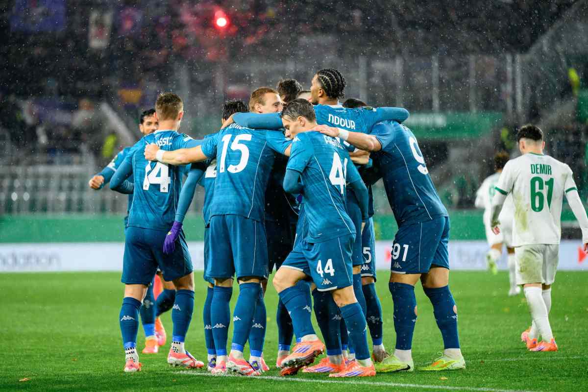 I giocatori della Fiorentina esultano dopo un gol segnato al Rapid Vienna in Conference League (ANSA) - FiorentinaUno.com