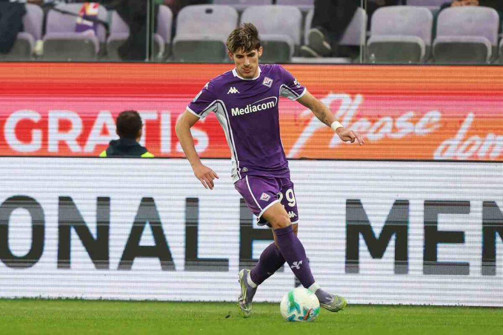 Nicolò Fortini in campo durante Fiorentina-Lecce (OneFootball) - FiorentinaUno.com