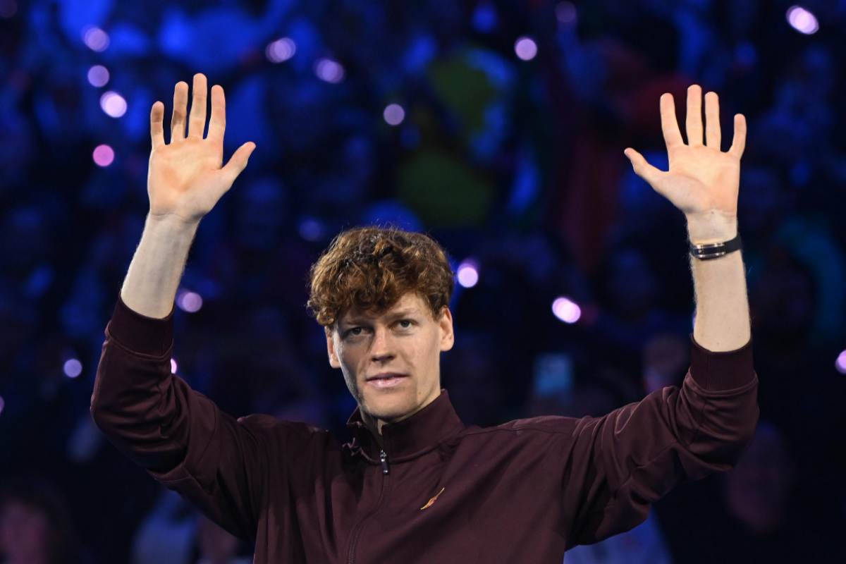 Sinner saluta il pubblico