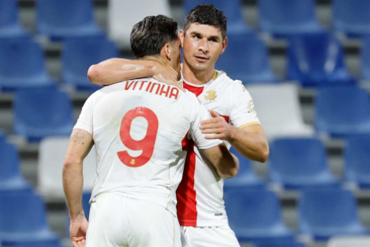 Ruslan Malinovskyi esulta dopo un gol segnato in Sassuolo-Genoa (ANSA) - FiorentinaUno.com