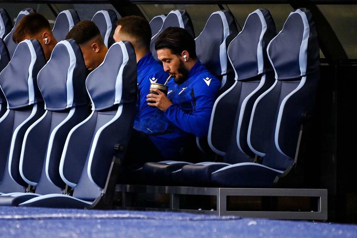 Una panchina di calcio