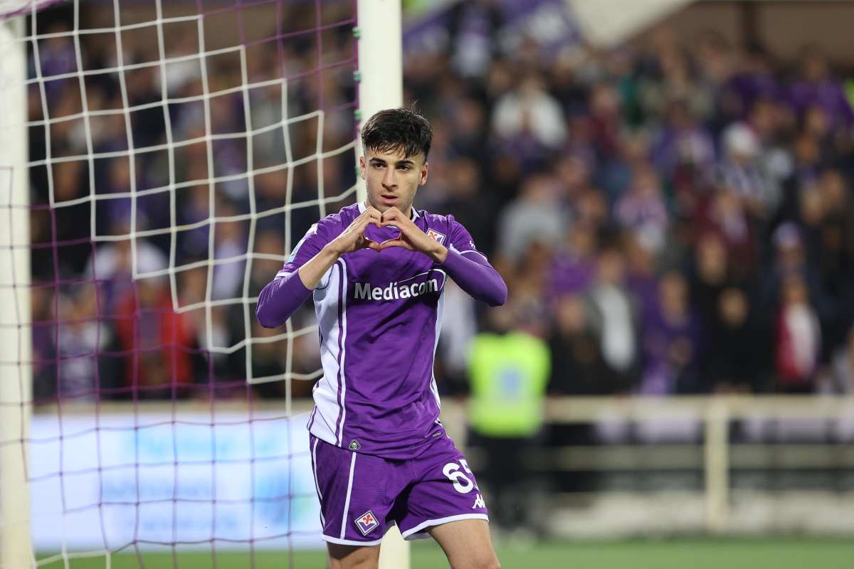 Parisi con la maglia della Fiorentina