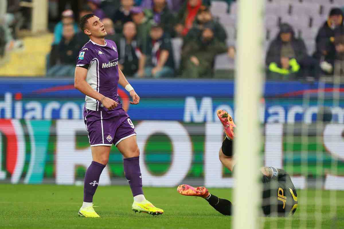 Roberto Piccoli in campo durante Fiorentina-Lecce (OneFootball) - FiorentinaUno.com 