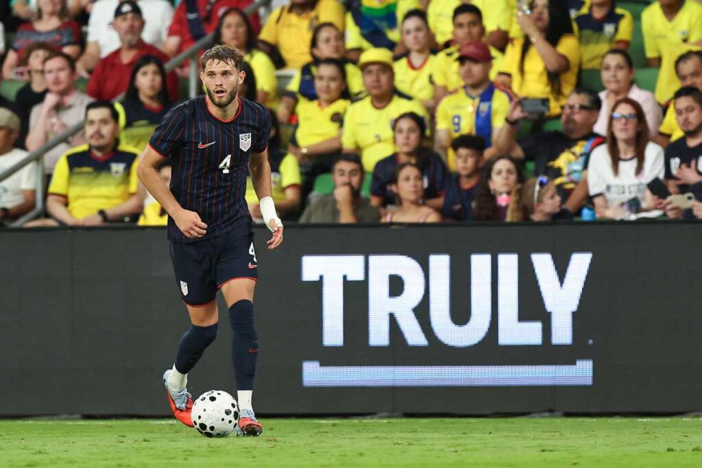 Tanner Tessmann in campo con gli Stati Uniti (OneFootball) - FiorentinaUno.com