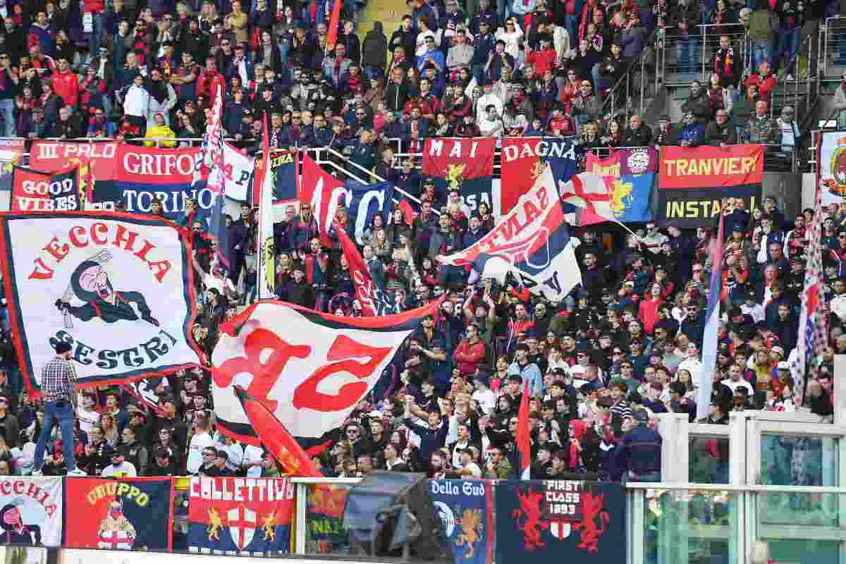 Tifosi del Genoa allo stadio Ferraris (ANSA) - FiorentinaUno.com