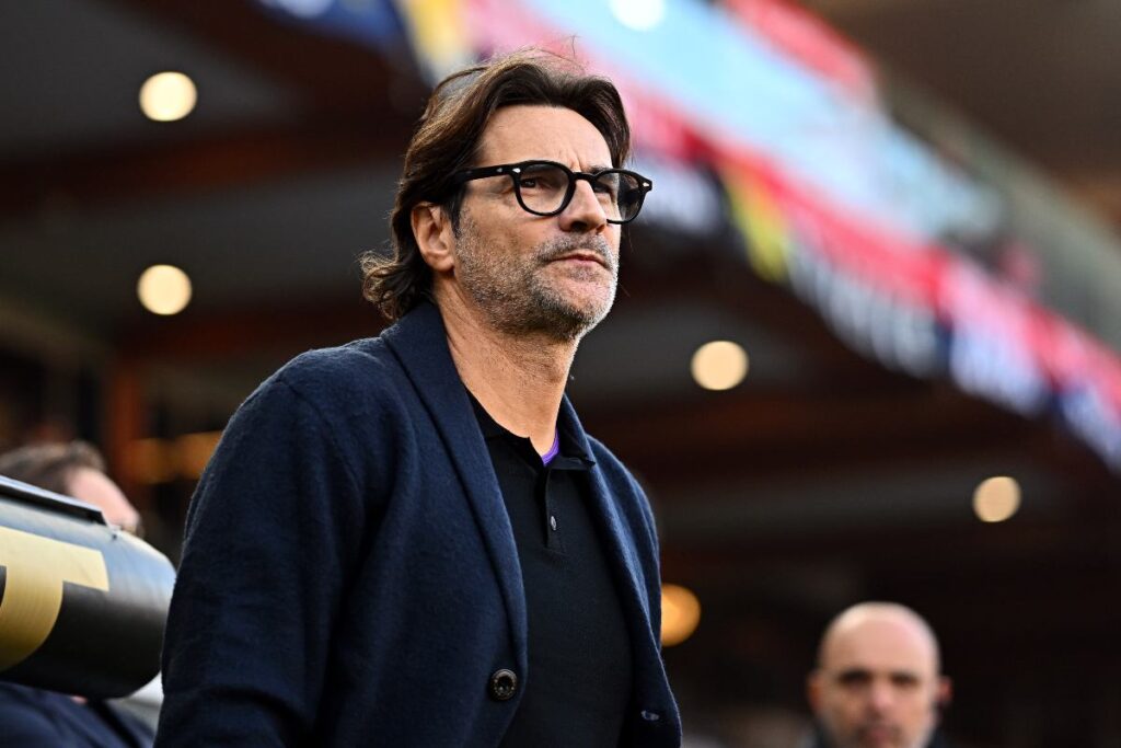 Paolo Vanoli sulla panchina della Fiorentina a Marassi (oneFootball) - FiorentinaUno.com