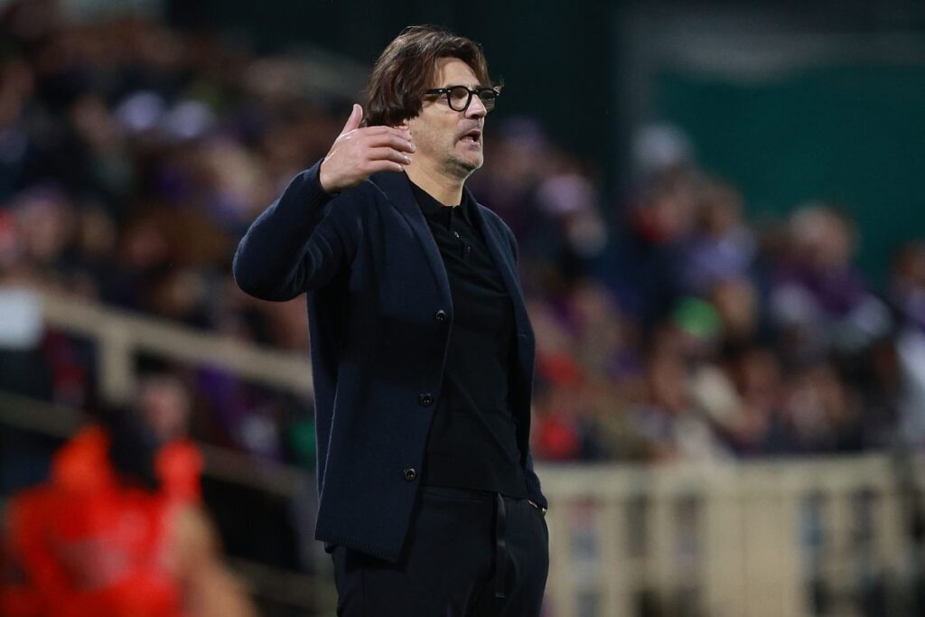 Il tecnico Paolo Vanoli durante Fiorentina-Juventus (OneFootball) - FiorentinaUno.com