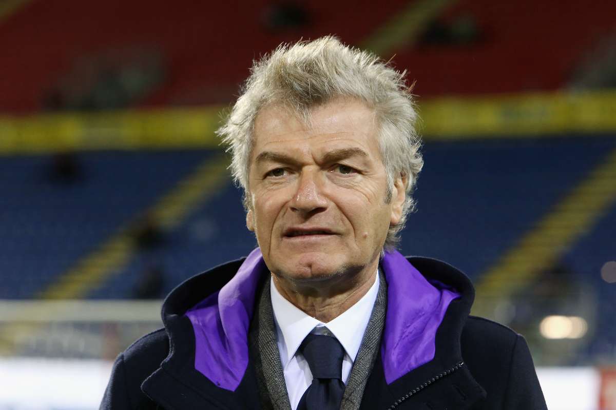 antognoni primo piano con sciarpa viola