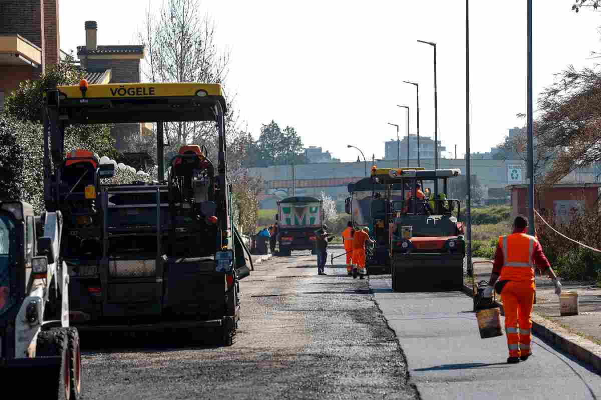 lavori in un cantiere stradale