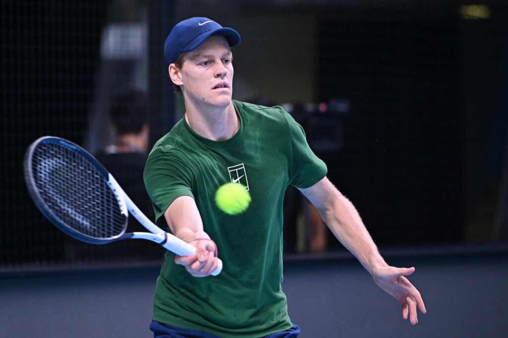 Jannik Sinner in allenamento a Torino