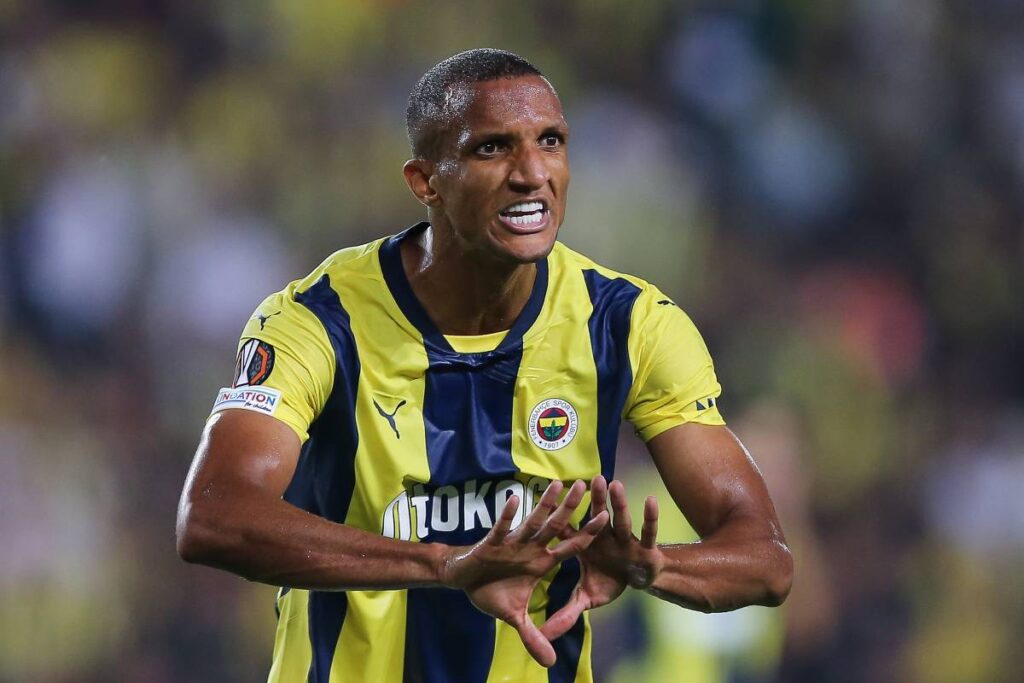 Il difensore del fenerbaçe Rodrigo Becao (OneFootball) - FiorentinaUno.com