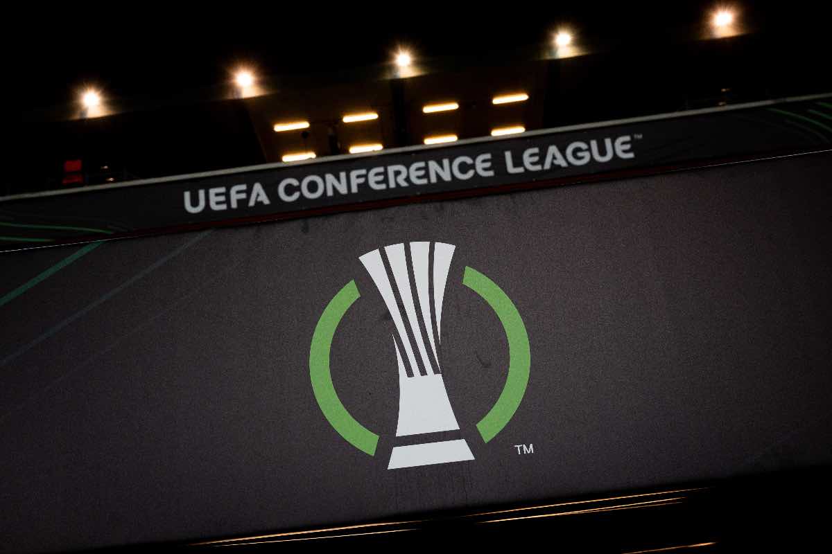 Logo Conference League (Photo by Mateusz Slodkowki/ Getty Images) via OneFootball - FiorentinaUno.com