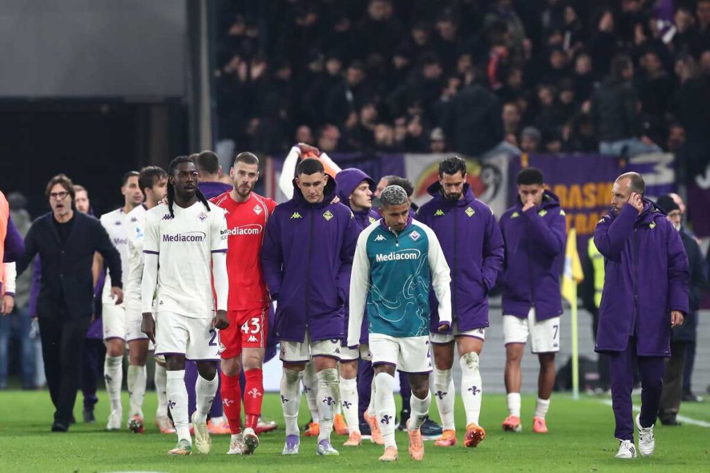 Giocatori della Fiorentina a Bergamo dopo aver perso con l'Atalanta (OneFootball) - FiorentinaUno.com