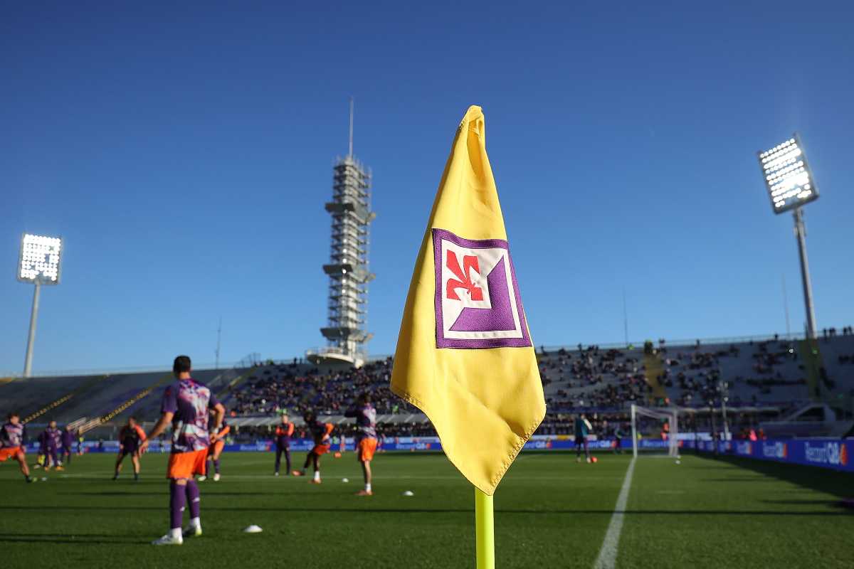La Fiorentina effettua il riscaldamento prepartita al Franchi (OneFootball) - FiorentinaUno.com