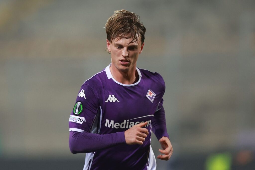L'attaccante della Fiorentina Albert Gudmundsson (OneFootball) - FiorentinaUno.com