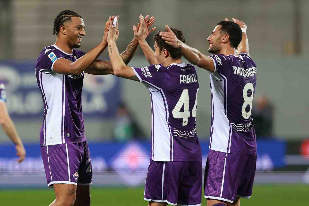 Ndour festeggia con i compagni il gol segnato all'Udinese (OneFootball) - FiorentinaUno.com 