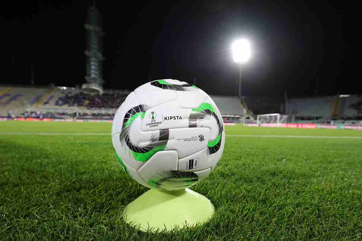 Il pallone della Conference League allo stadio Franchi di Firenze (OneFootball) - FiorentinaUno.com