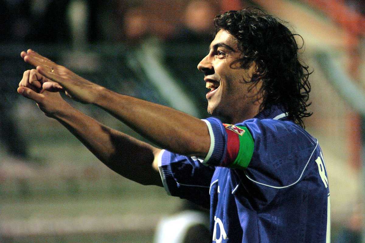 Rui Costa con la maglia della Fiorentina