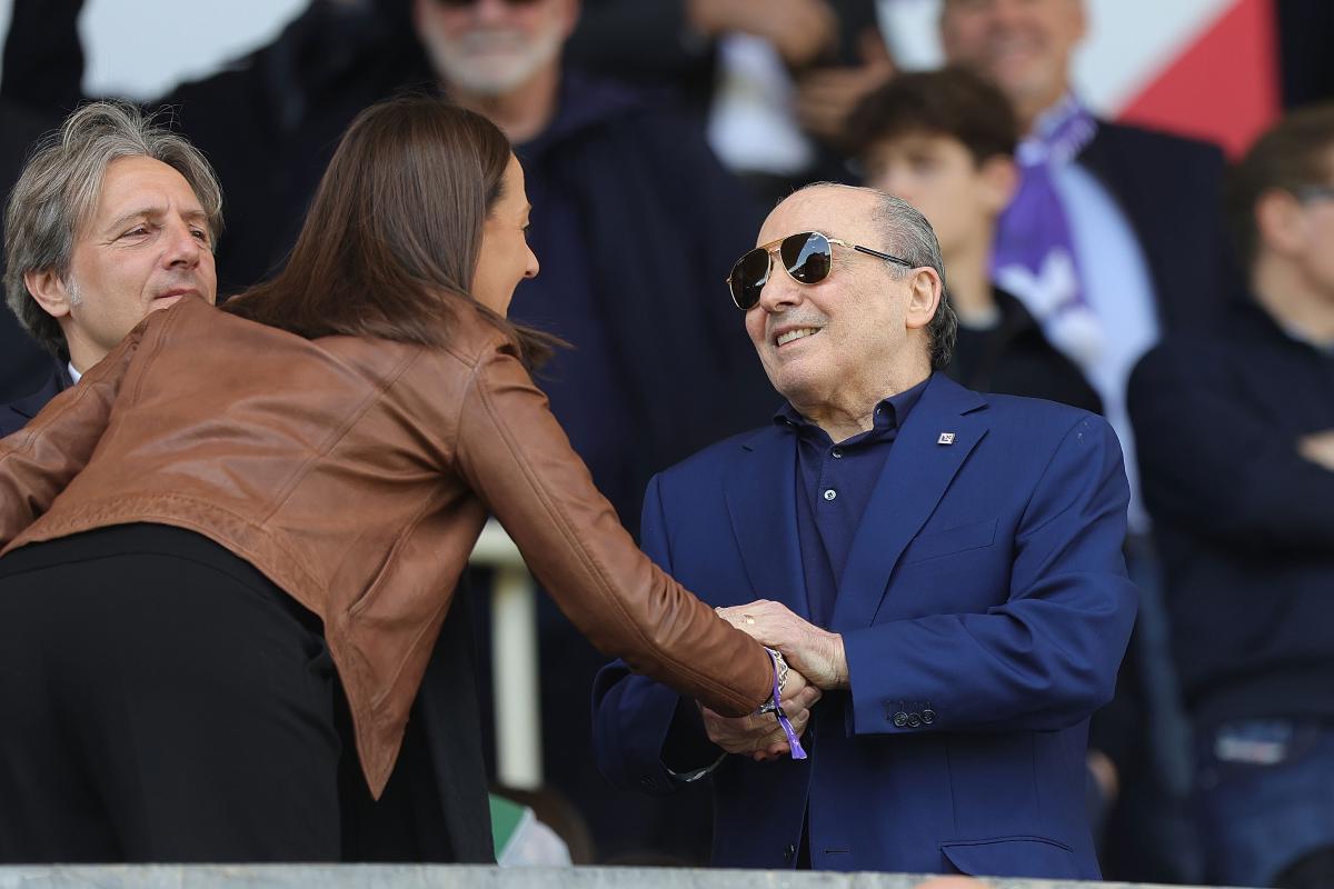 La sindaca di Firenze Sara Funaro al Franchi insieme a Rocco Commisso (OneFootball) - FiorentinaUno.com