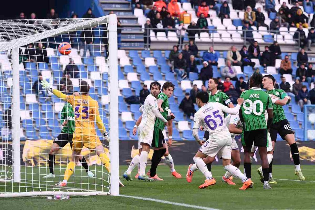 De Gea subisce un gol durante Sassuolo-Fiorentina (OneFootball) - FiorentinaUno.com