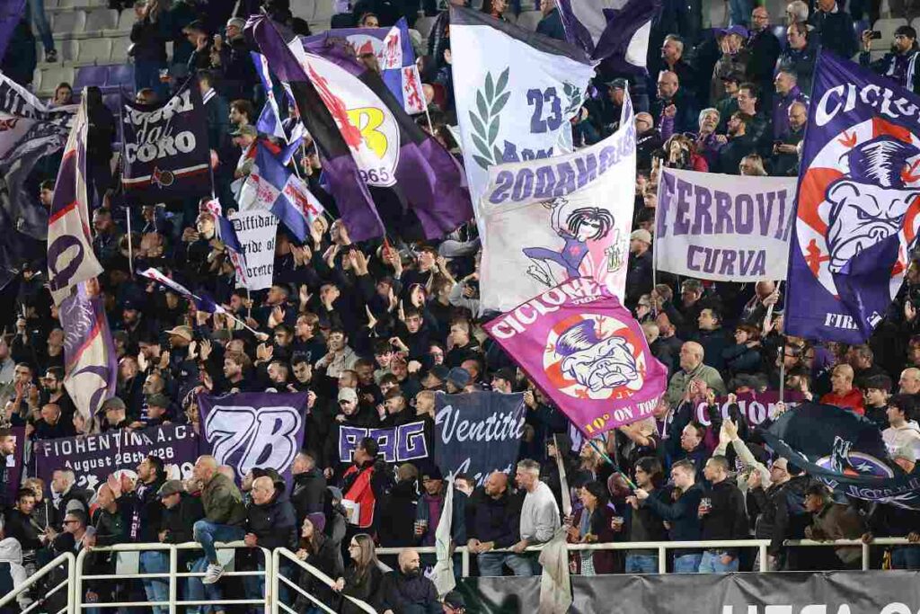 Tifosi della Fiorentina allo stadio Artemio Franchi (OneFootball) - FiorentinaUno.com