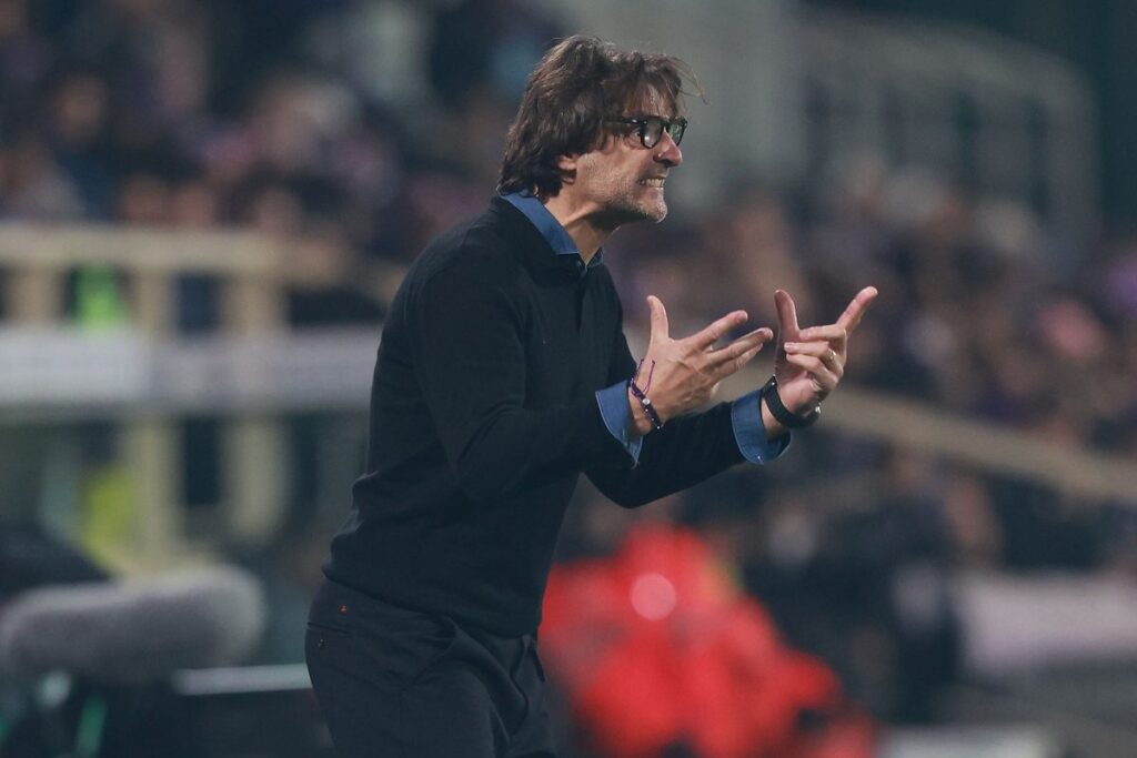 Il tecnico della Fiorentina Paolo Vanoli al Franchi (OneFootball) - FiorentinaUno.com