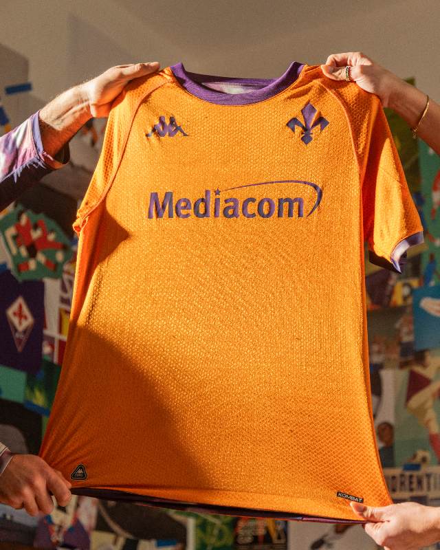 maglia arancione e viola