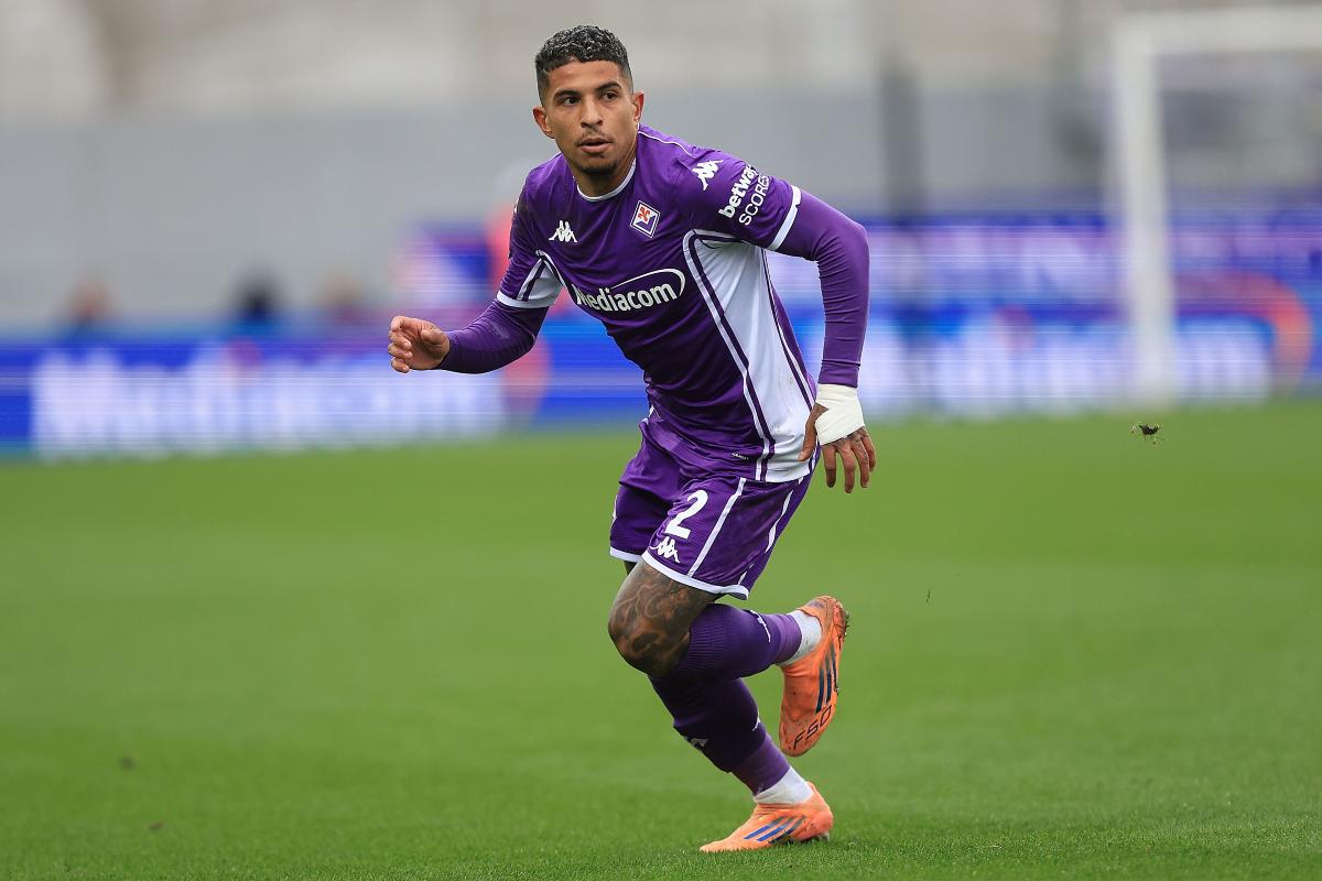 L'esterno della Fiorentina Dodò in campo contro la Cremonese (OneFootball) - FiorentinaUno.com