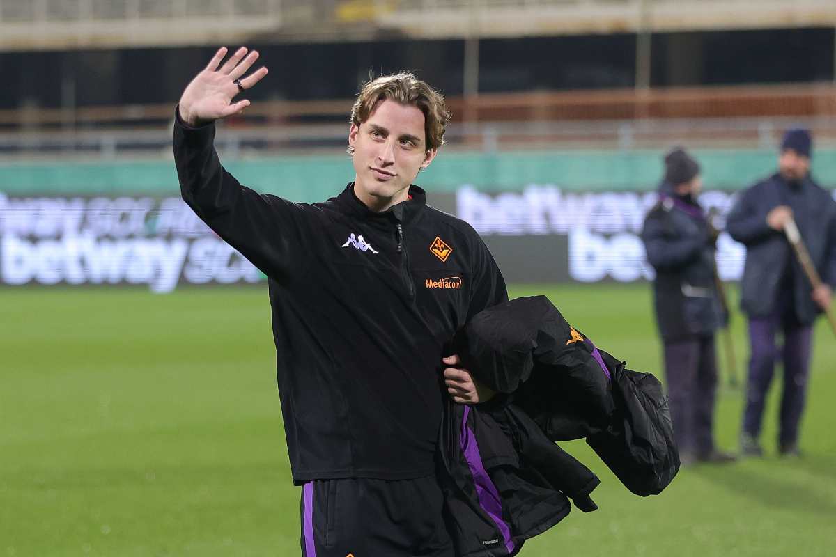 Edoardo Bove saluta i tifosi della Fiorentina al Franchi (OneFootball) - FiorentinaUno.com 