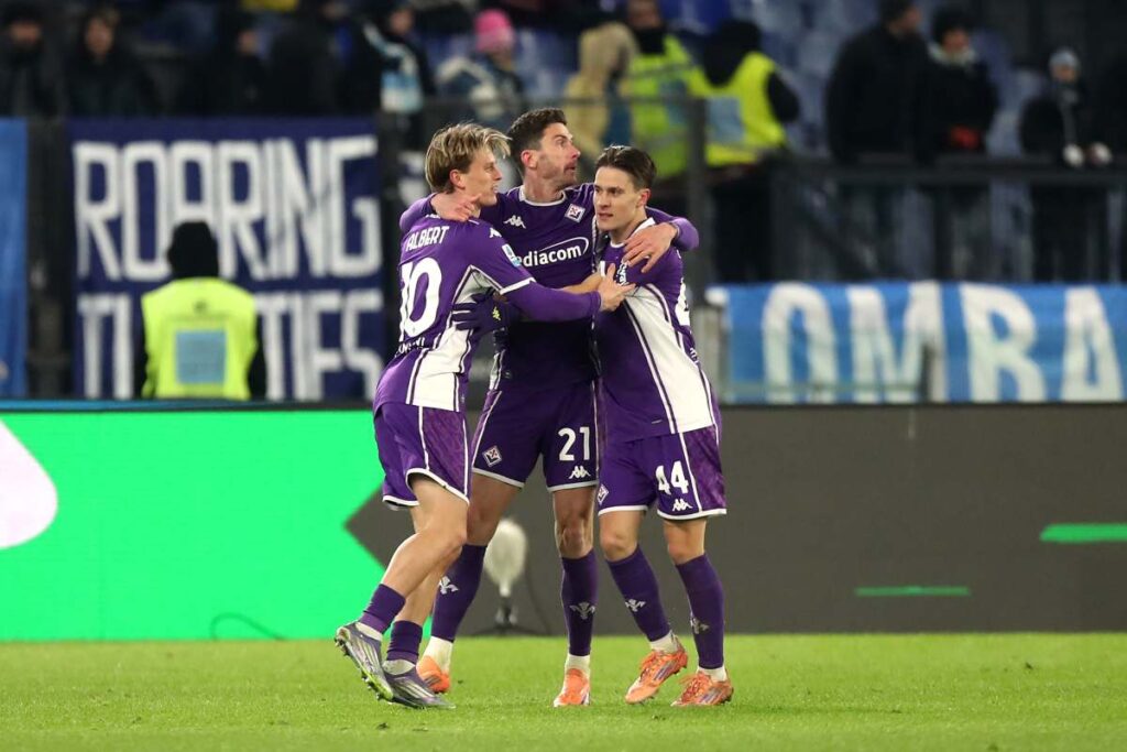 Gosens festeggia dopo il gol segnato alla Lazio (OneFootball) - FiorentinaUno.com