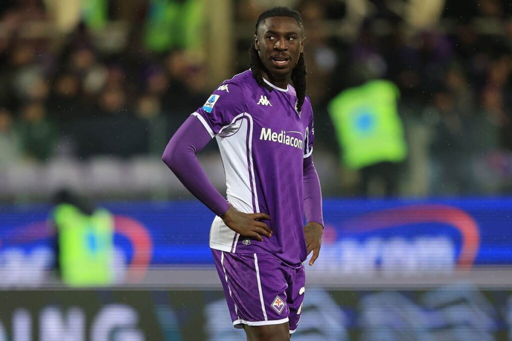 L'attaccante della Fiorentina Moise Kean durante la gara contro la Cremonese in Serie A (OneFootball) - FiorentinaUno.com