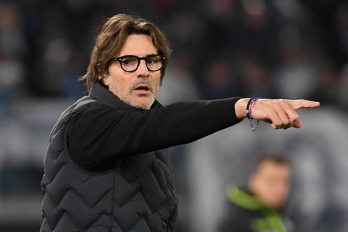 Il tecnico della Fiorentina Paolo Vanoli durante la trasferta dell'Olimpico contro la Lazio (OneFootball) - FiorentinaUno.com